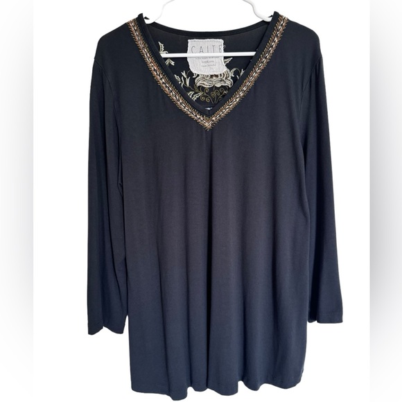 Caite Embroidered Navy Blue Long Sleeve Tunic Top V-Neck Floral Size Medium - Picture 2 of 9